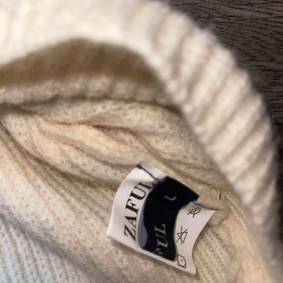 Knit Hoodie - Picture 6 of 6